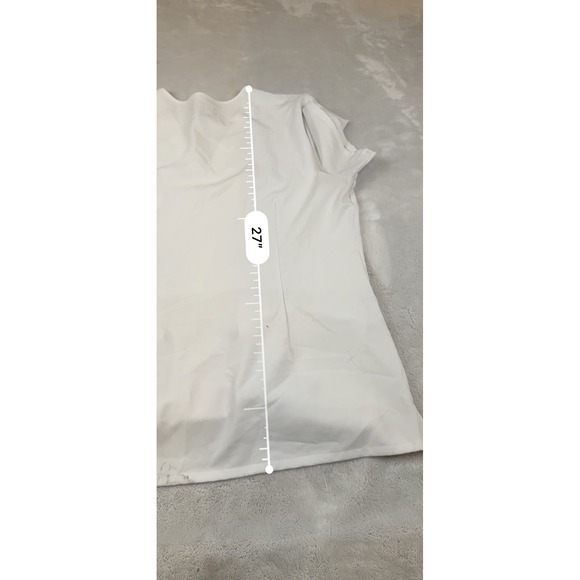 FIGS Technical Collection White V-Neck Scrub Top Womens Medium FW1100 Sh - Picture 7 of 7